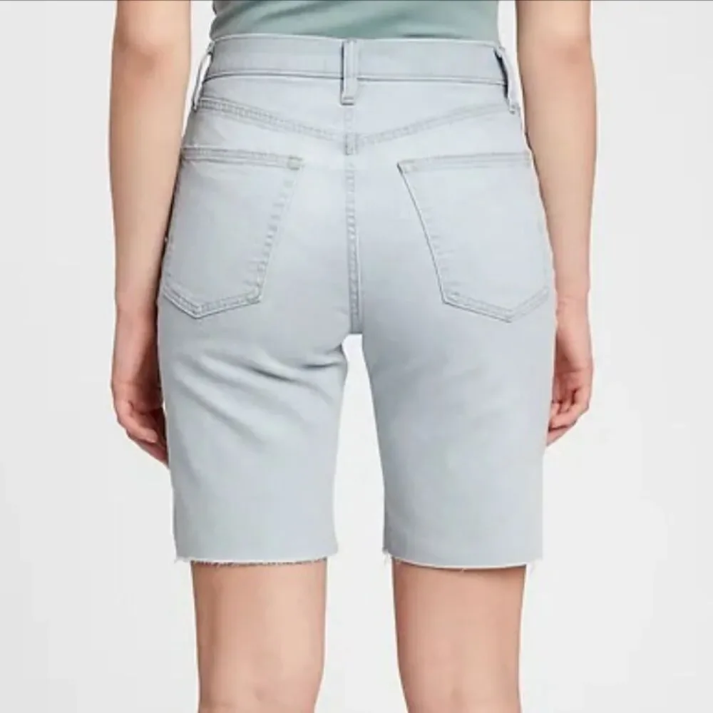 Gap Relaxed Bermuda Shorts Light Indigo Blue Wash Cut Offs Denim Sz 10 T Tall